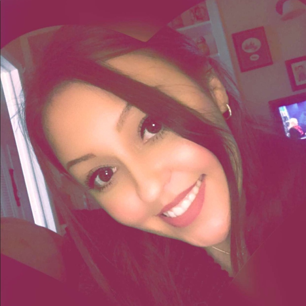 Meet your Posher, Mercedes